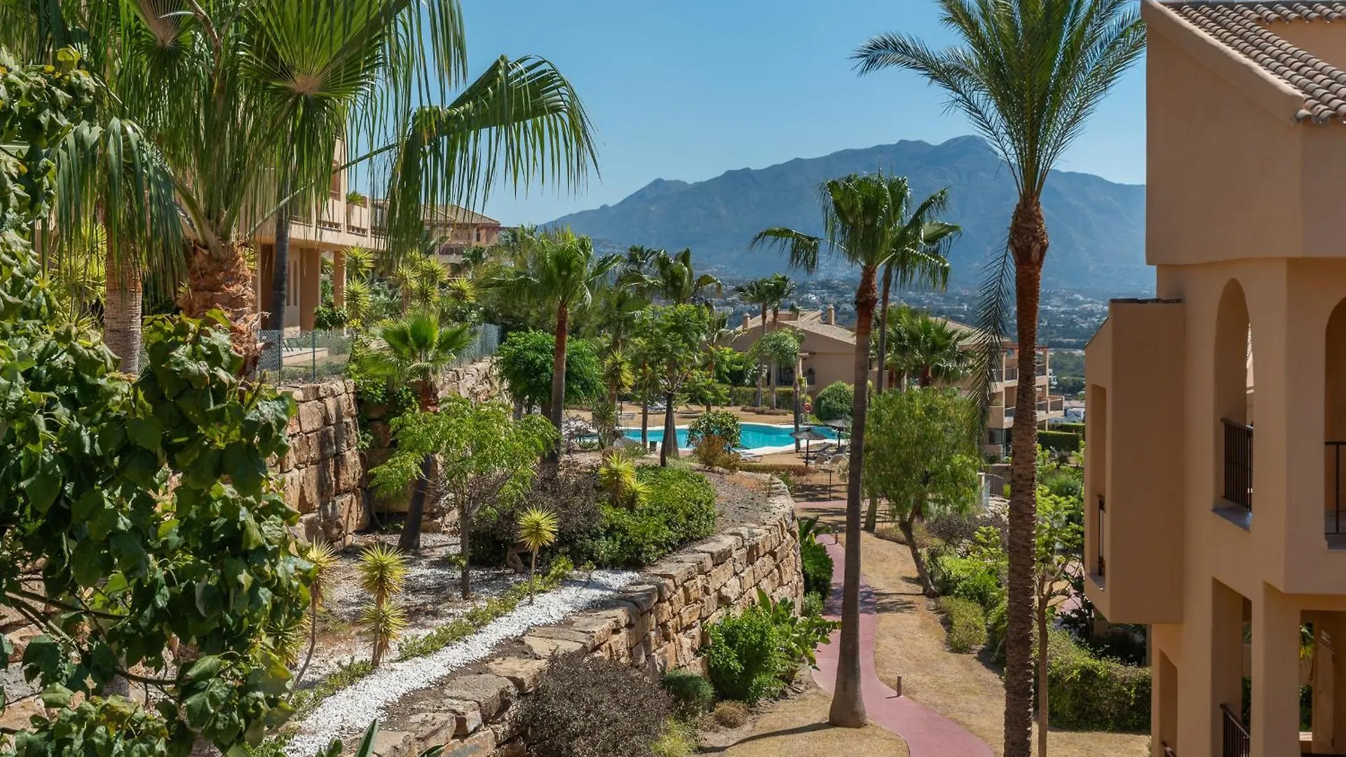 Apartment Serene 3-Bedroom With Sea And Sunset Views Estepona